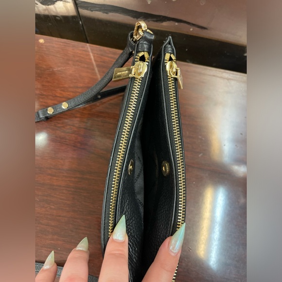 Michael Kors cross body - Picture 2 of 12